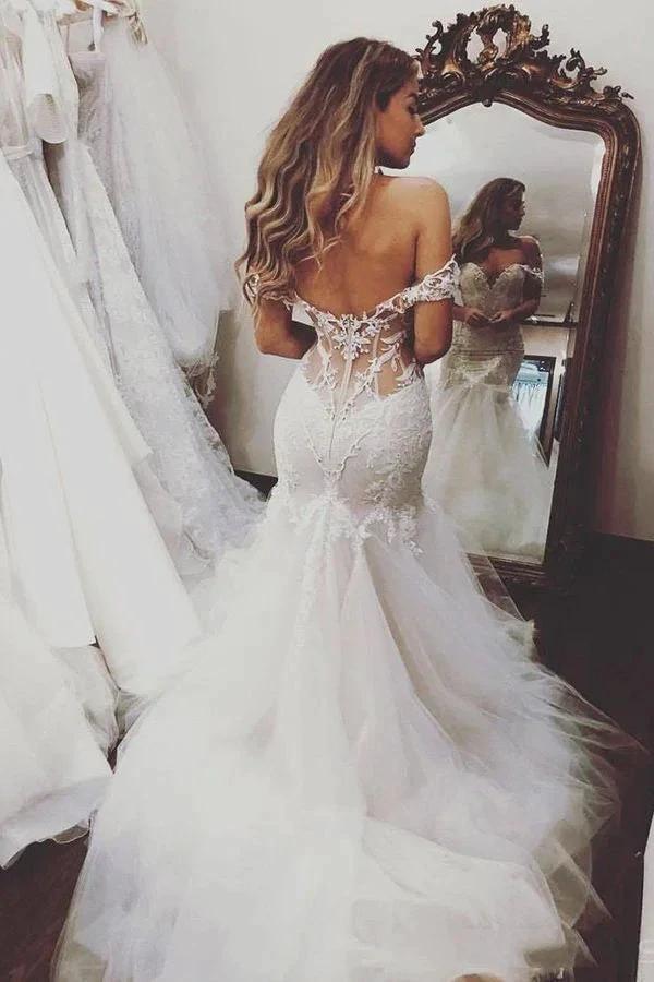 Abiti da sposa lunghi a sirena con scollo a barca, pizzo e schiena scoperta