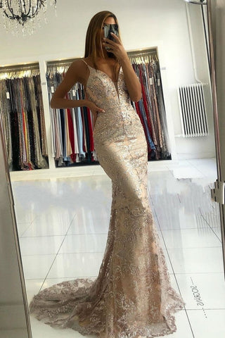 Vestido de fiesta largo de sirena con escote en forma de corazón, tirantes finos y apliques de encaje