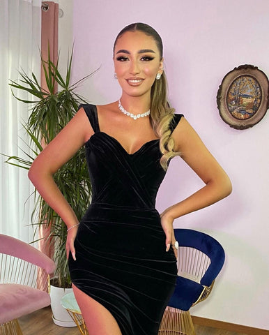 Vestidos de fiesta formales negros de terciopelo con escote corazón y sirena larga con abertura