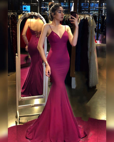 Vestido de fiesta largo de sirena con escote en V y tirantes finos, sin espalda