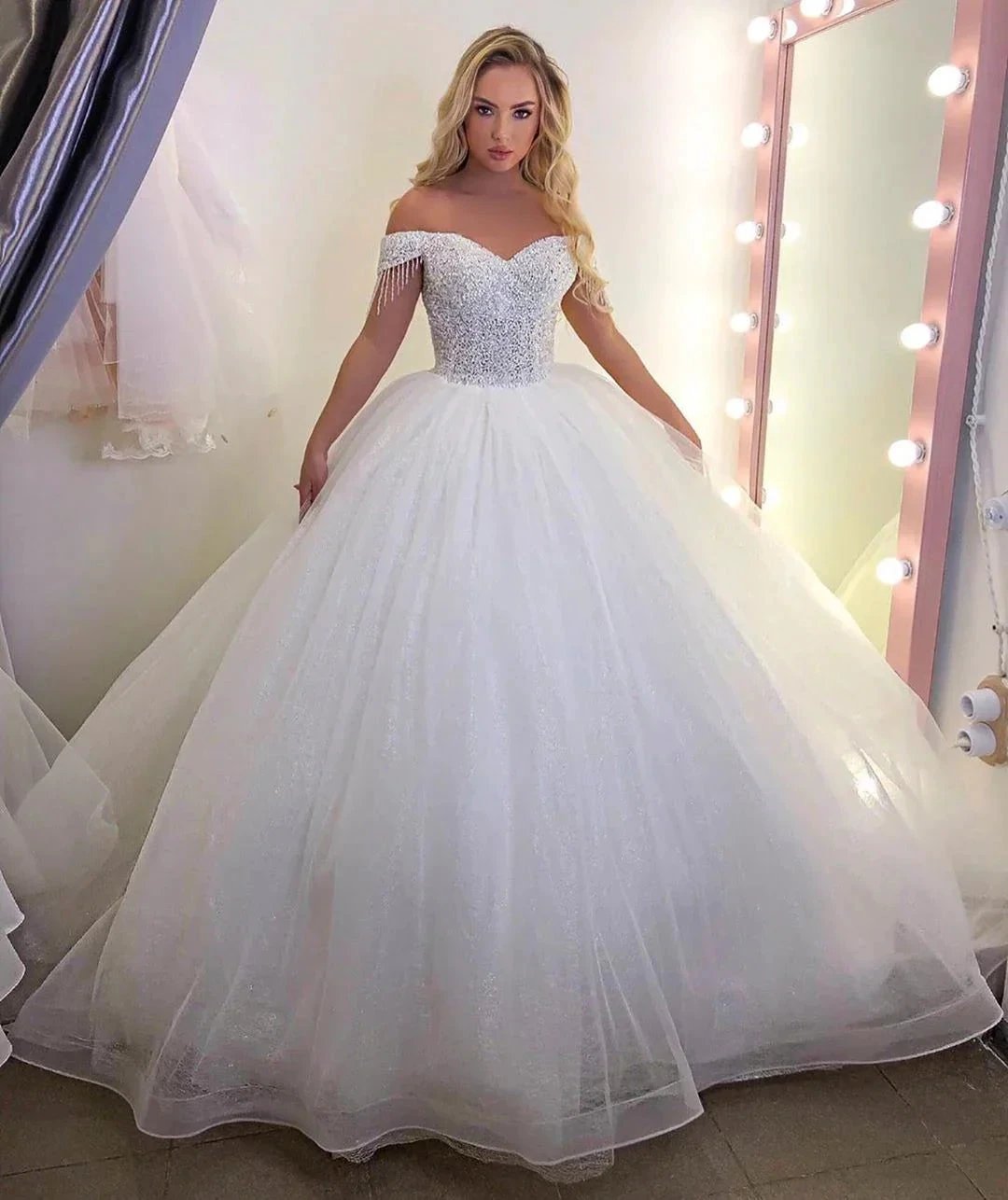 Long Princess off-the-shoulder Tulle Wedding Dress by BIZTUNNEL