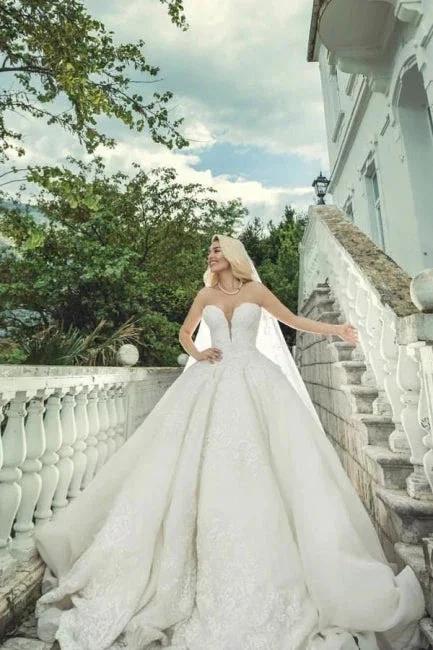 Luxury Long Sweetheart A-Line Sleeveless Wedding Dresses With Lace by misshow.com