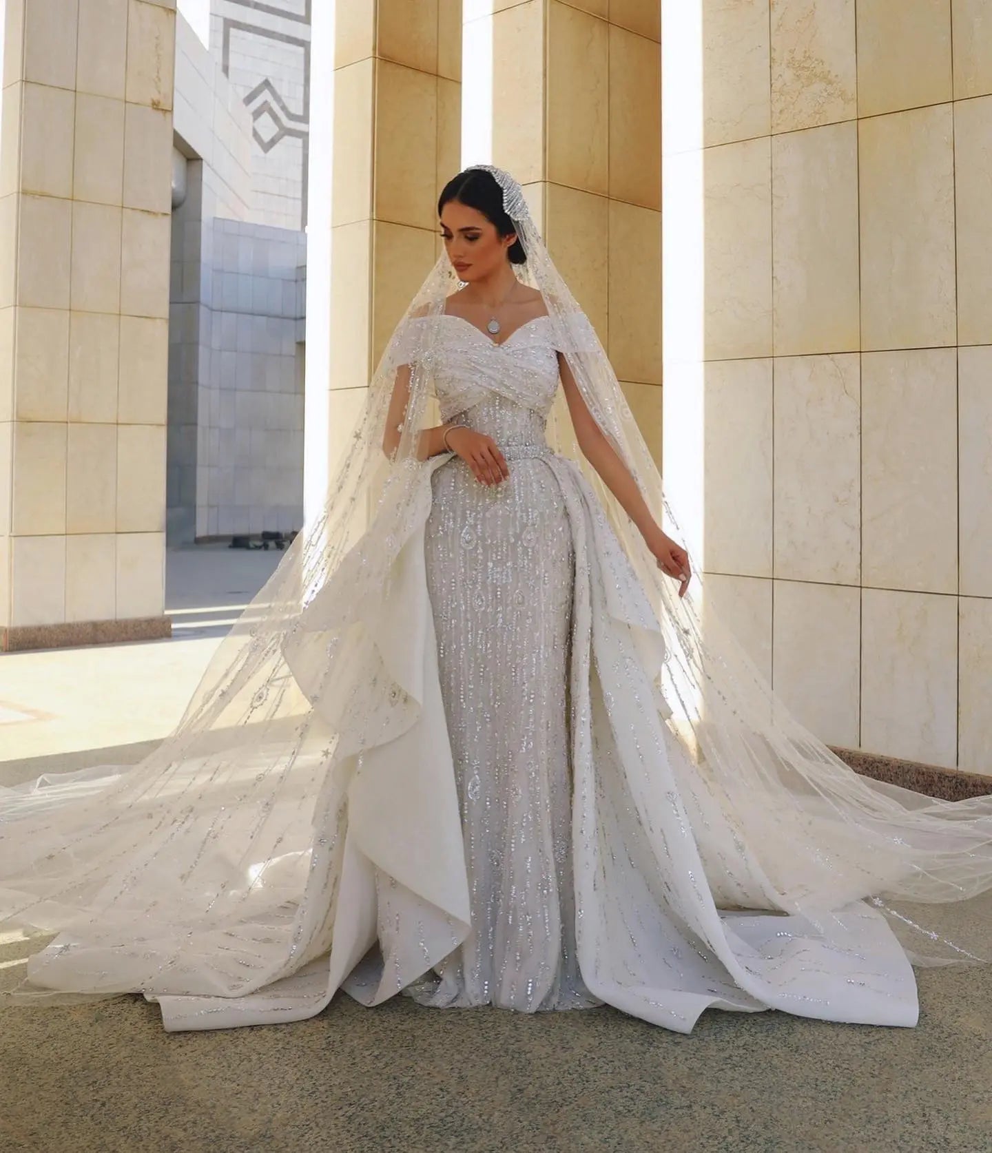 Luxury White Off-the-Shoulder Train Wedding Dress with Veil SW031