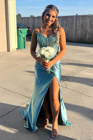 Marcia | Vestido de fiesta largo de sirena de satén con tirantes finos en azul y cuentas
