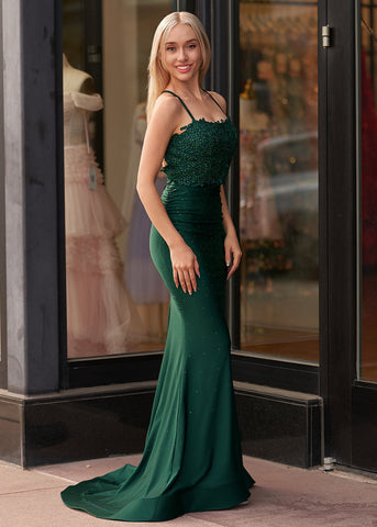 Jimena | Vestido de fiesta largo verde oscuro con tirantes finos y apliques estilo sirena