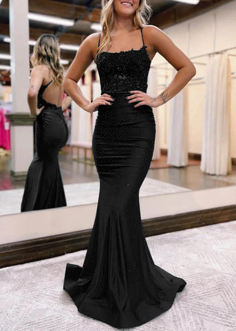 Jimena | Vestido de fiesta largo verde oscuro con tirantes finos y apliques estilo sirena