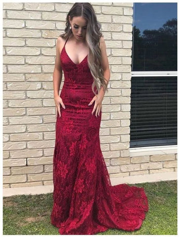 Vestido de fiesta largo burdeos con escote en V y espalda abierta de encaje y sirena