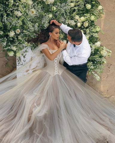 Modern Long A-line Off-the-shoulder Sleeveless Tulle Corset Wedding Dress