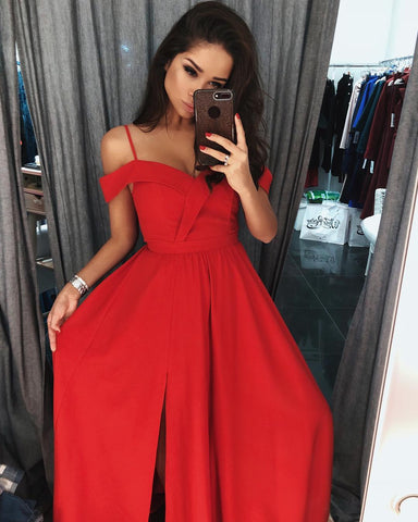Vestido de fiesta largo moderno rojo de corte A con hombros descubiertos y abertura
