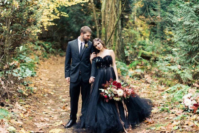 Modest Long A-line Princess Strapless Tulle Black Wedding Dress with Appliques Lace