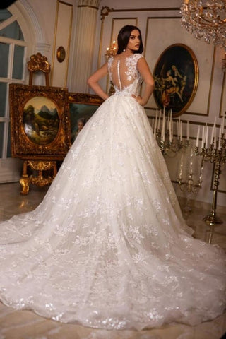 New Elegant Long A-line V-neck Sleeveless Wedding Dresses With Lace