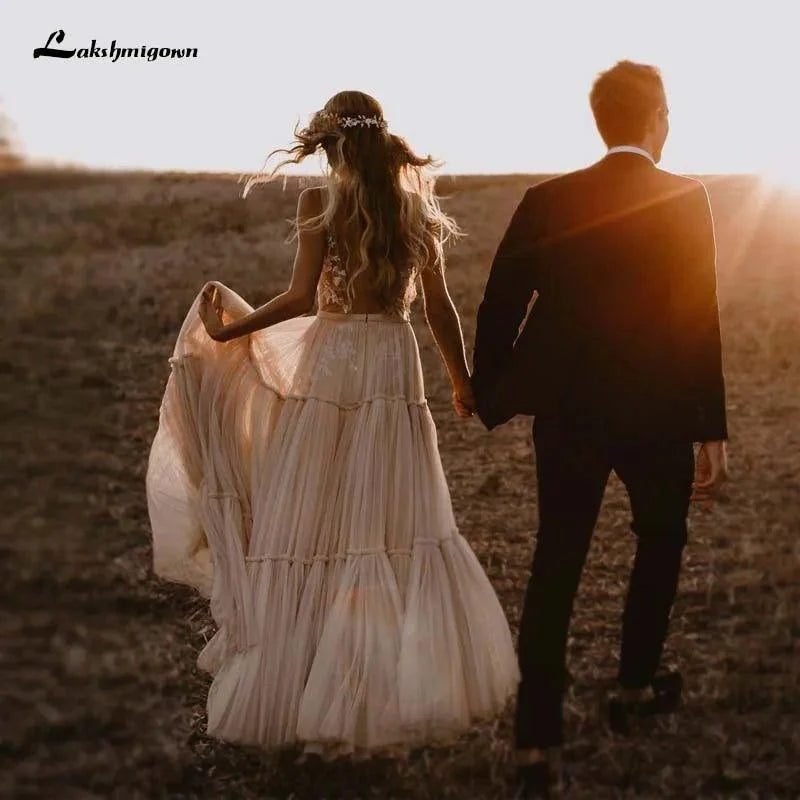 Boho Hippie Wedding Dress Sleeveless V Neck Chic Styl Whimsical Ruched Skirt Tulle Bridal Gowns Robe de mariee