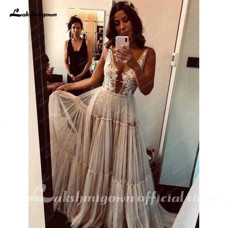 Boho Hippie Wedding Dress Sleeveless V Neck Chic Styl Whimsical Ruched Skirt Tulle Bridal Gowns Robe de mariee