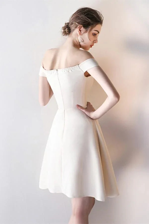 Vestido de fiesta mini de corte A con hombros descubiertos y escote en V PG147