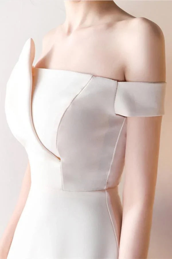 Vestido de fiesta mini de corte A con hombros descubiertos y escote en V PG147