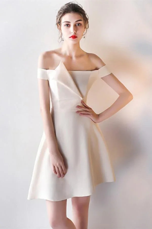 Vestido de fiesta mini de corte A con hombros descubiertos y escote en V PG147