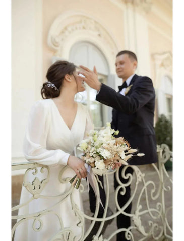 Vestidos de novia blancos cortos de recepción, vestidos de novia de corte A, cuello en V, manga larga, largo hasta los tobillos, vestidos de novia de gasa con color sólido
