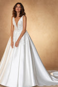 V-neck Sleeveless Wedding Dress - main image