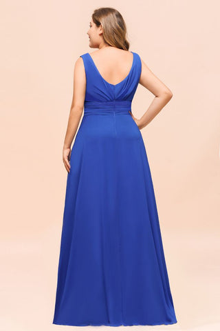 Vestido de dama de honor azul real sin mangas de gasa de talla grande con escote en V y vestido de novia sencillo