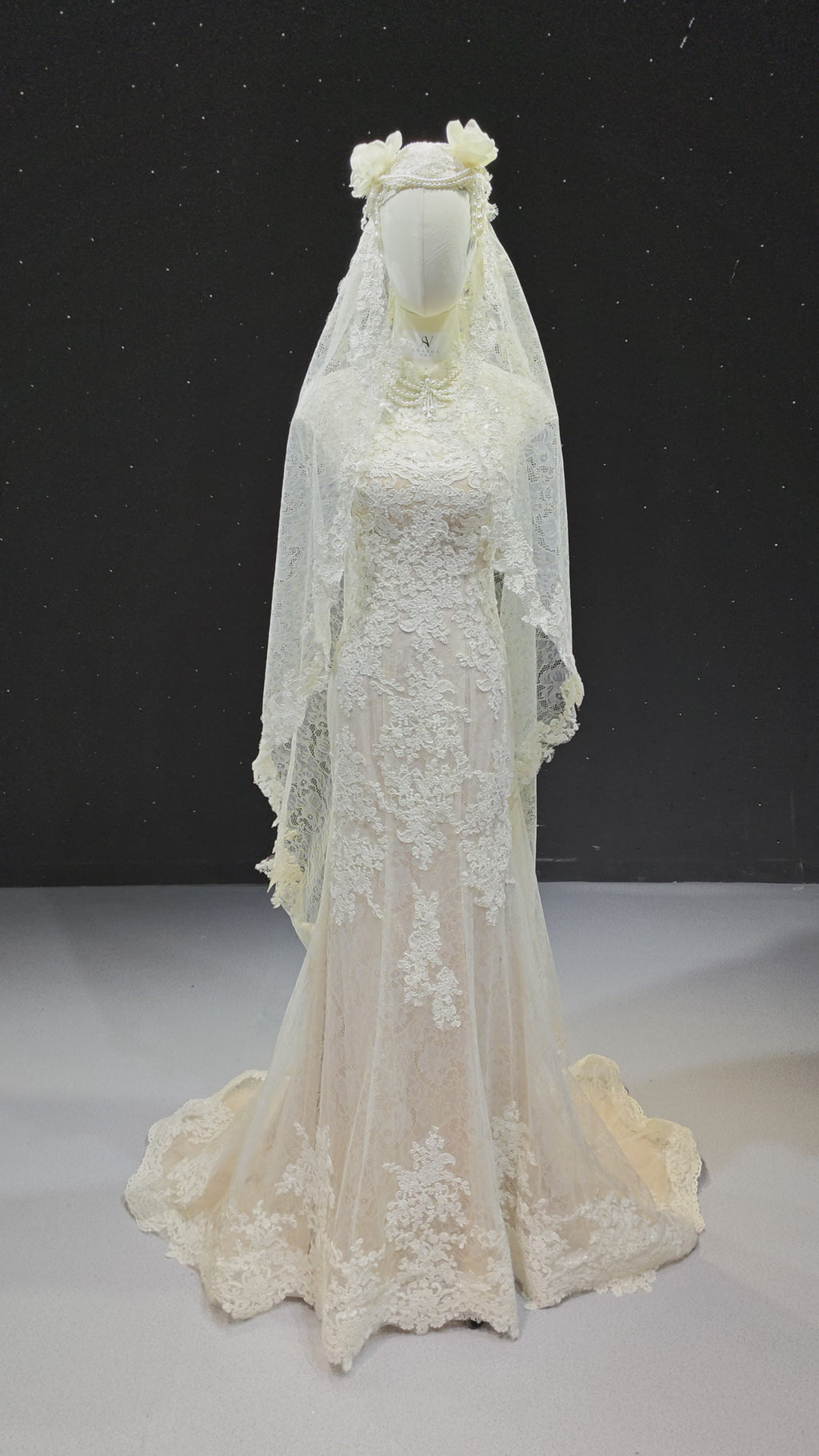 Vintage Lace Mandarin Veil (ZD16857)