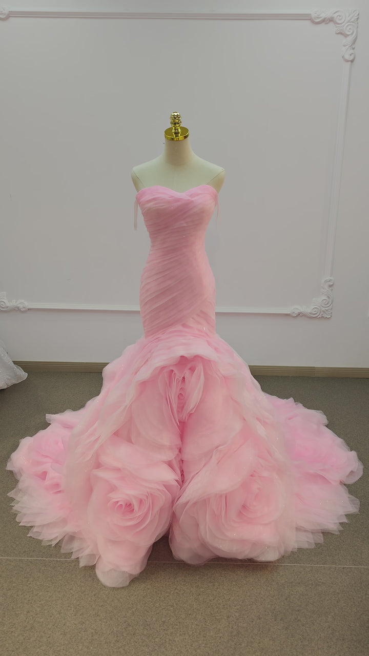 Abito da sposa romantico rosa cipria senza spalline a sirena con corpetto arricciato e gonna in tulle con rose 3D Ye-2033