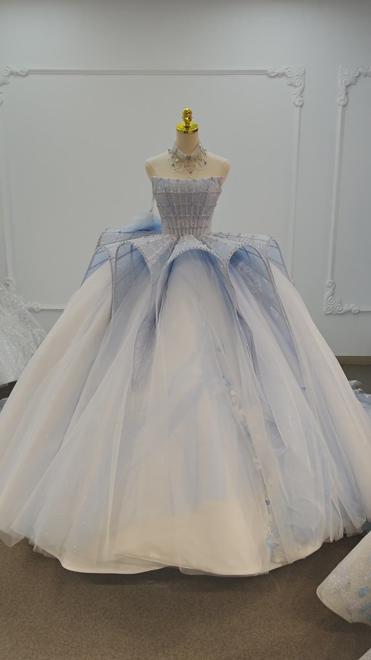 Robe de bal bleu clair enchanteresse, bustier sans bretelles, en tulle perlé, robe de mariée avec accents papillons en relief 3D Ye-2016