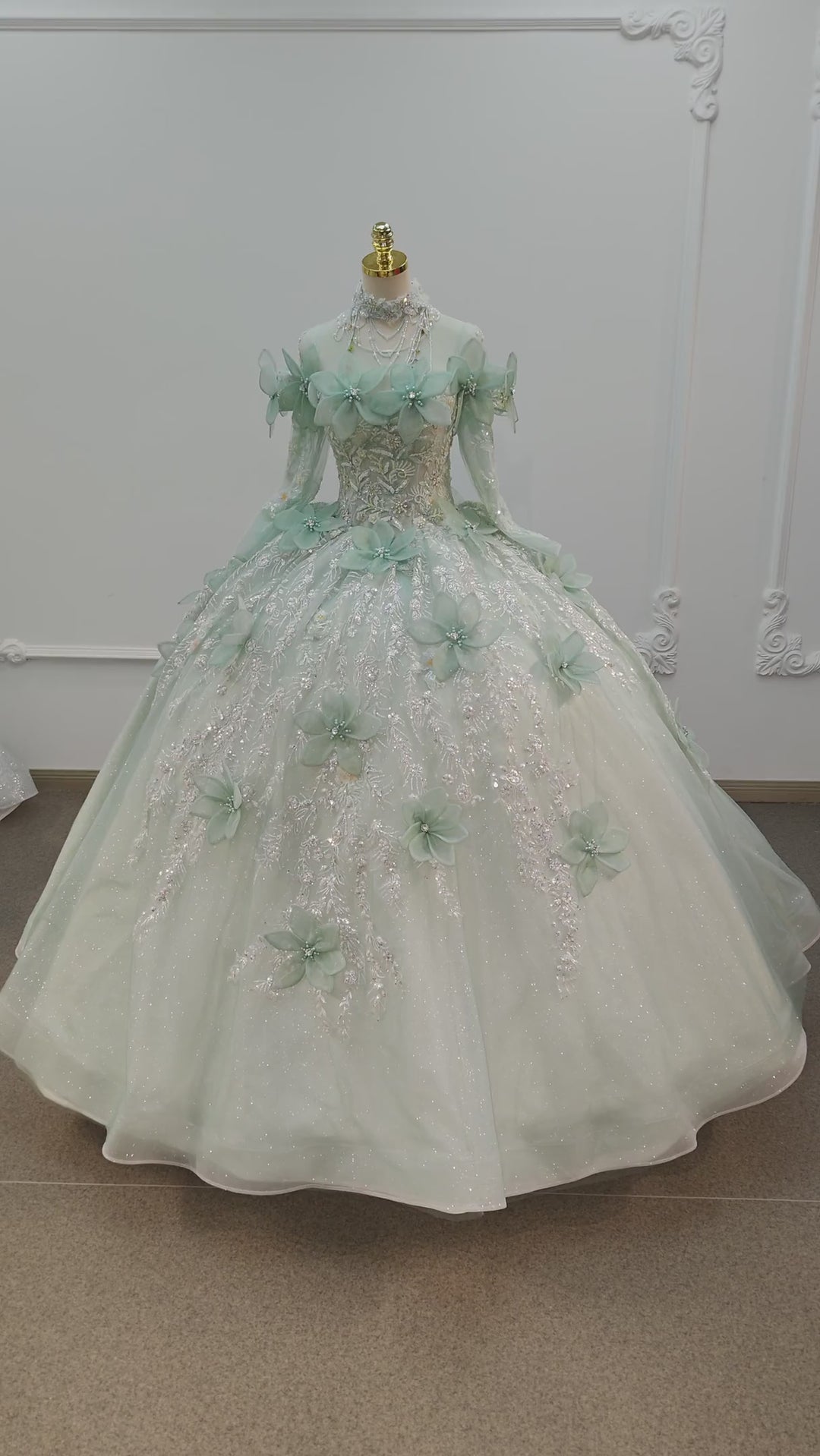 Vestido de novia estilo cuento de hadas en verde menta con cuello alto, flores de organza 3D y bordado de cristales, Ye-2025