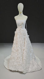 Robe de bal en cascade florale