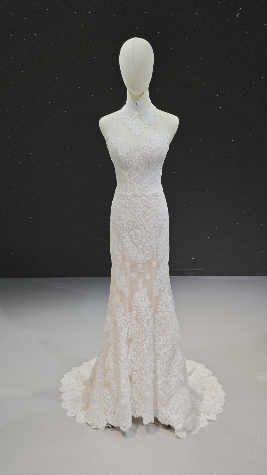 Sirenetta con spalline incrociate in pizzo Grazia
