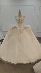 Ätherisches Brautkleid im Ballkleid-Stil mit Herzausschnitt, 3D-Blumenapplikationen, Paillettentüll und Korsettschnürung am Rücken (Ye-2037)