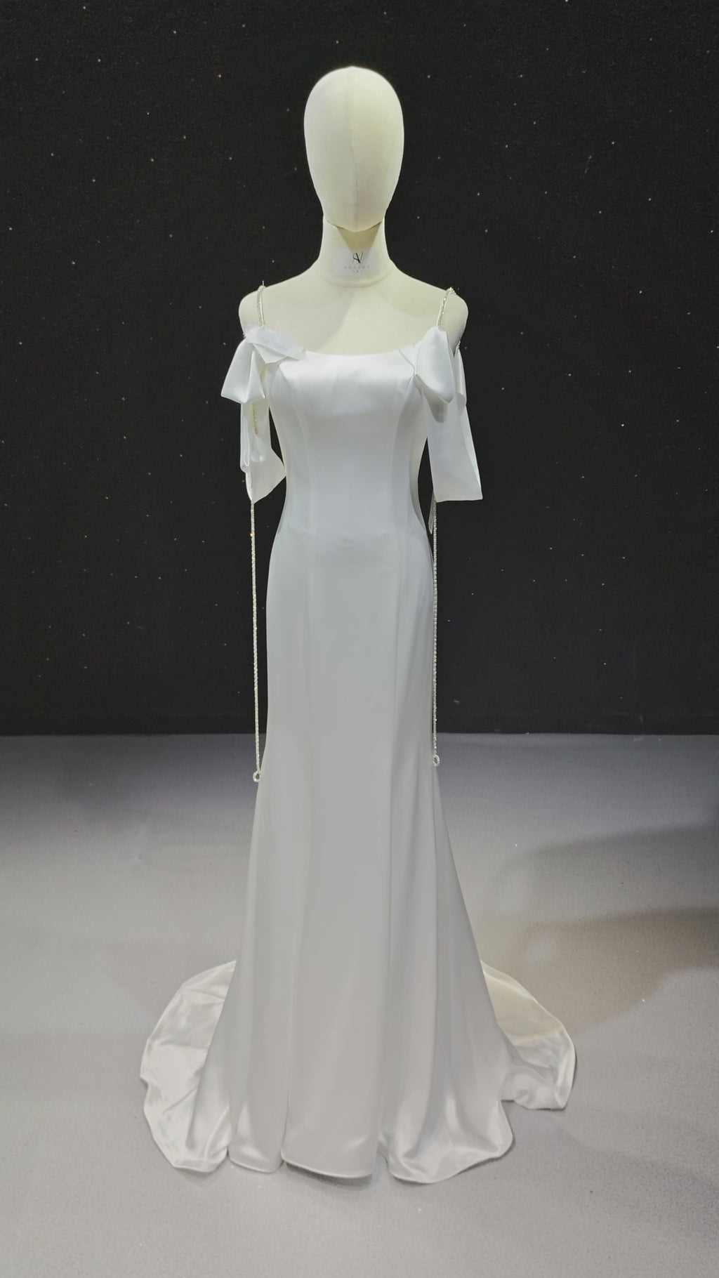 Satin Bow & Chain Elegance (ZD16861)