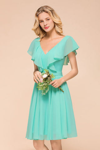 Vestido de dama de honor corto informal de gasa con escote en V y largo hasta la rodilla