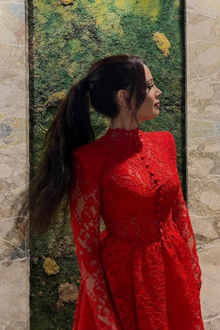 Rotes A-Linien-Cocktailkleid mit kurzen Ärmeln und Spitze