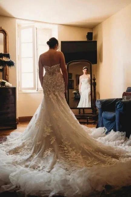 Romantic Sweetheart Strapless Tulle Mermaid Sleeveless Lace Wedding Dress by misshow.com