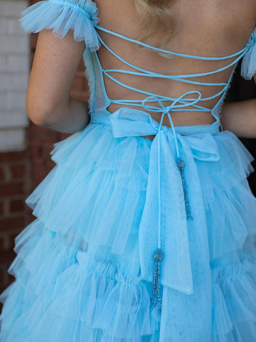 Adalynn | Königsblaues, schulterfreies, gerüschtes, gestuftes Tüll-Ballkleid mit Schlitz