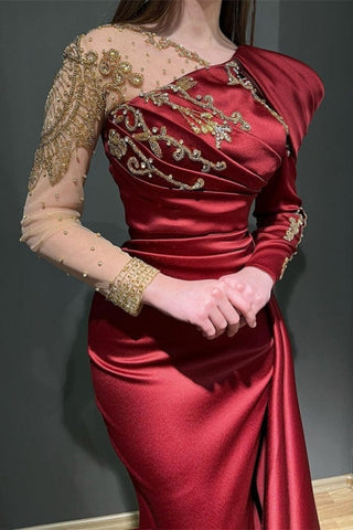 Vestido de fiesta de satén elástico con mangas largas asimétricas y volantes, corte sirena, color rubí