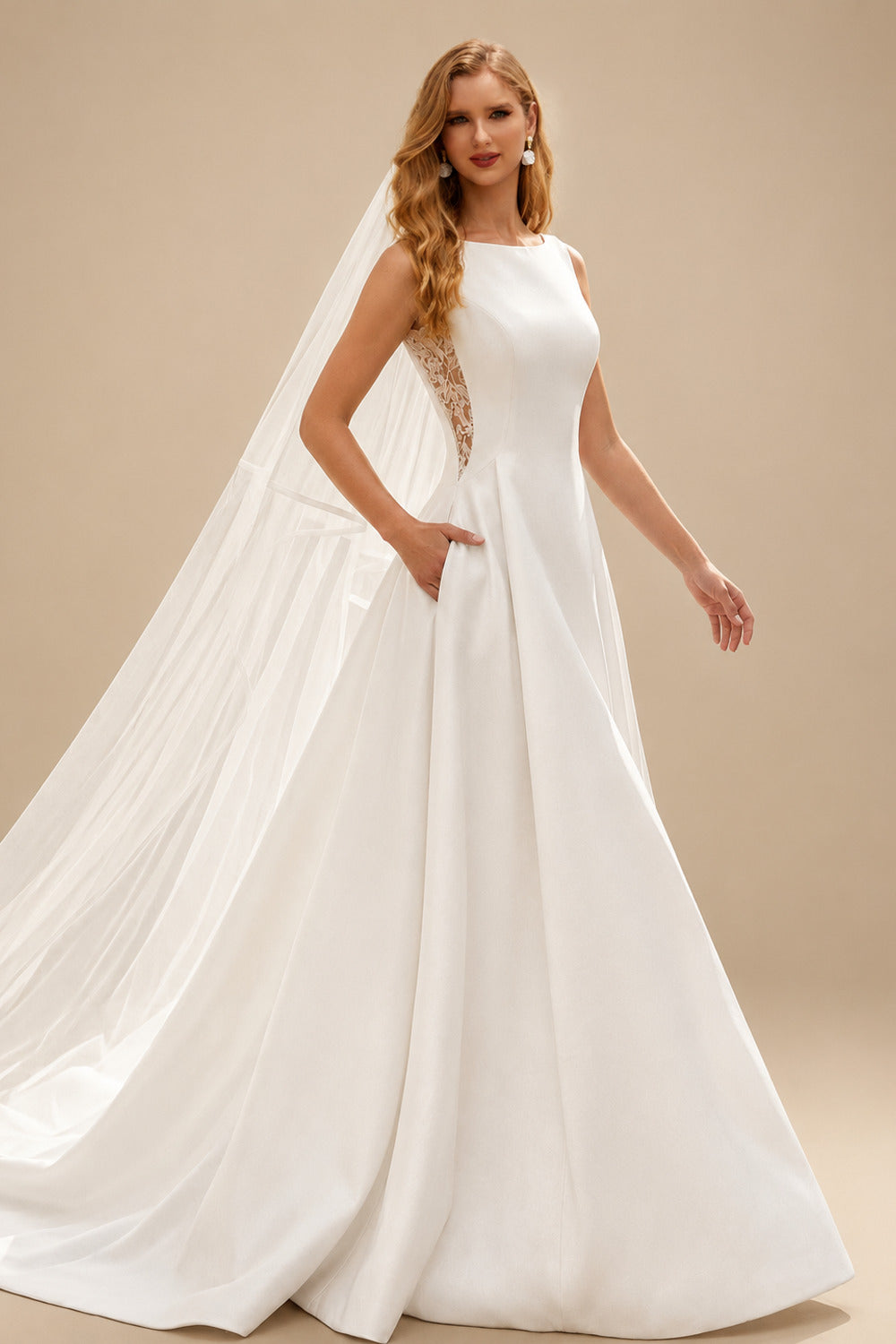 Rutipo Ivory Ball-Gown Scoop Neck Sleeveless Satin Chapel Train Wedding Dresses With Lace Bow(s)