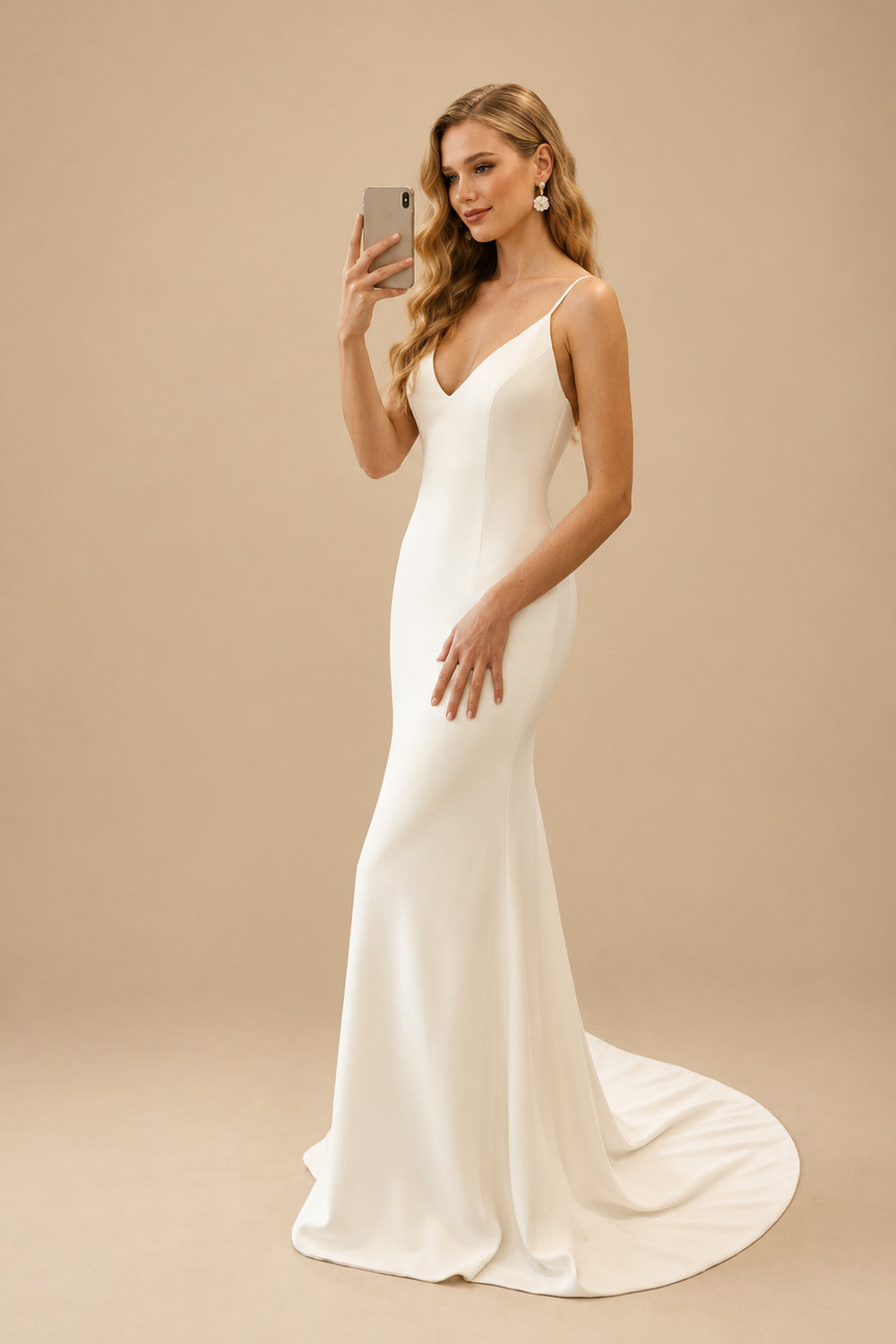 Rutipo Ivory Mermaid V-Neck Sleeveless Court Train Elastic Satin Wedding Dresses