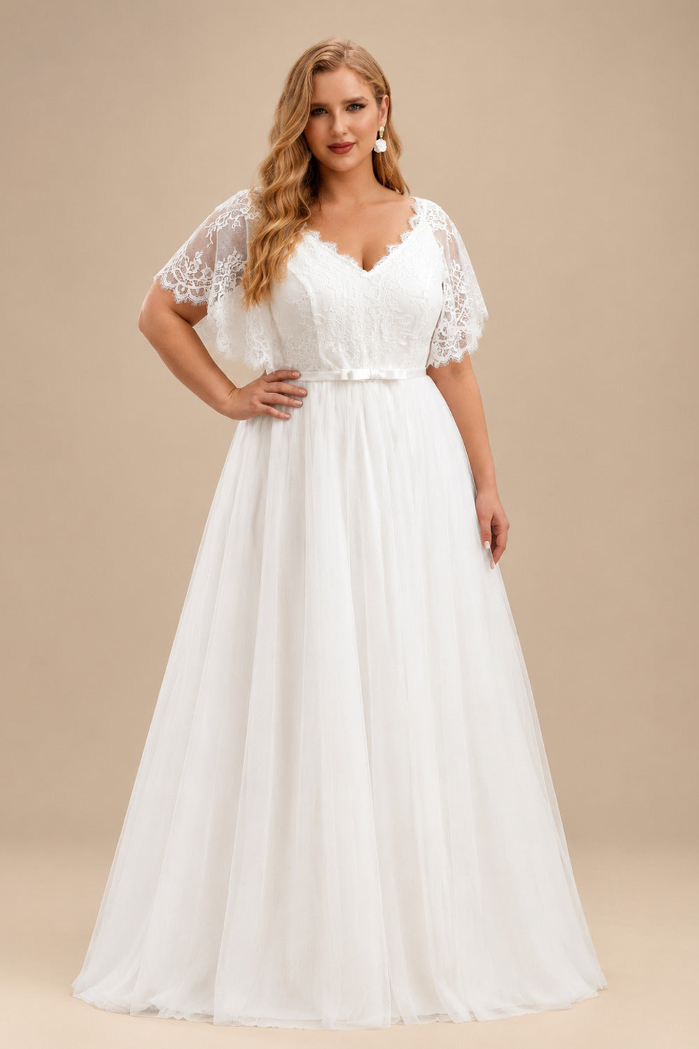 Rutipo Ivory A-Line V-Neck Short Sleeves Court Train Lace/Tulle Wedding Dresses With Appliques Lace