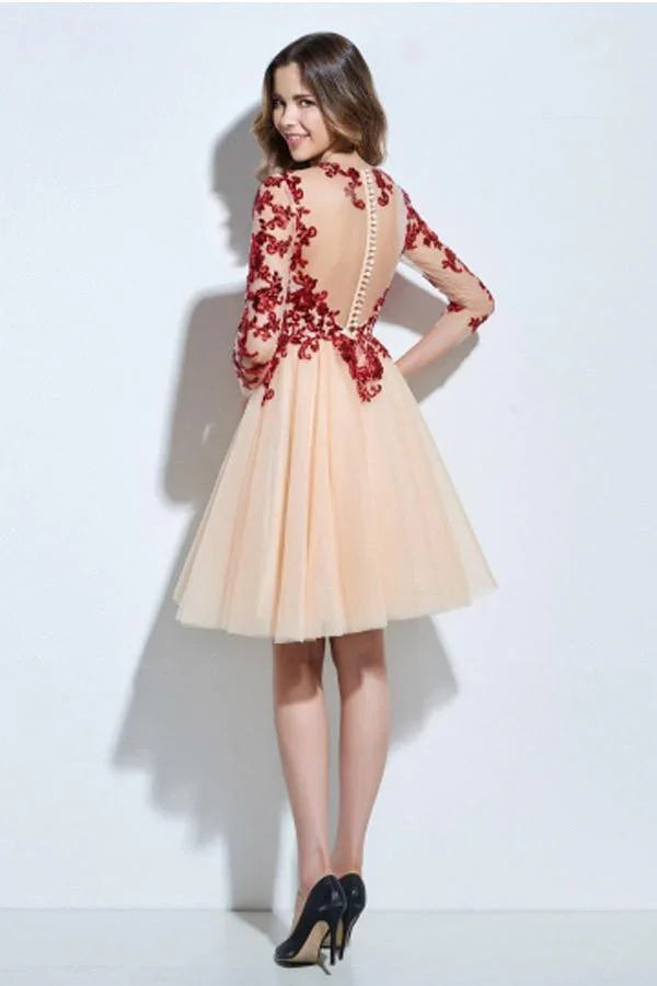 Vestido de cóctel con escote redondo, mangas 3/4, apliques de lentejuelas y largo hasta la rodilla PG118