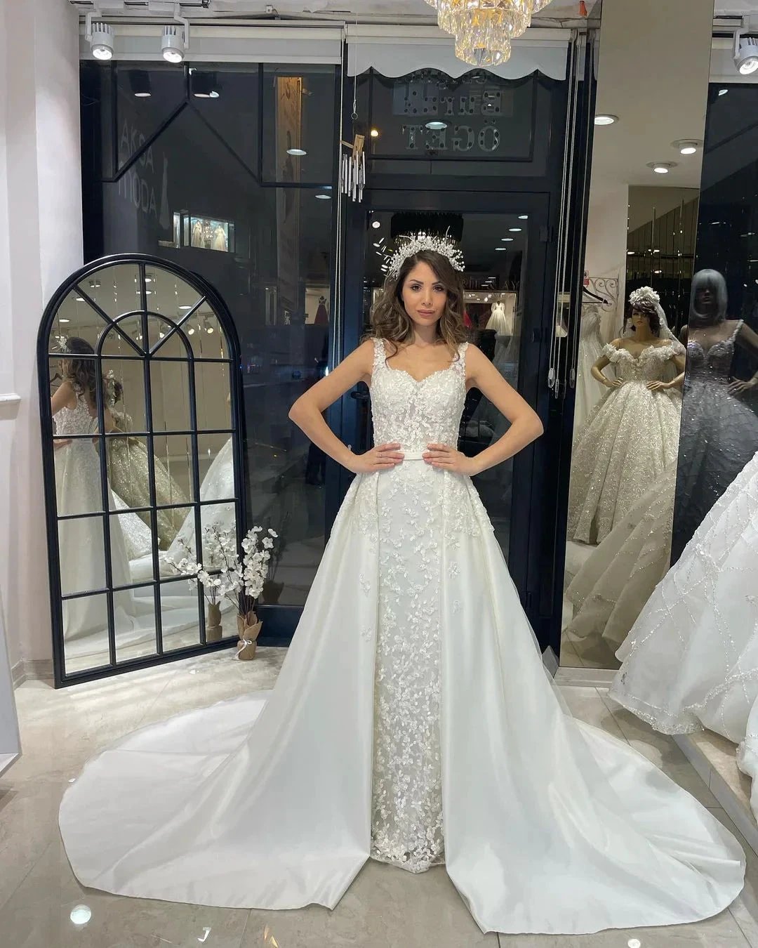 Sexy Floor Length Sweetheart Traps Sleeveless Mermaid Lace Weddding Dress with Court Train by misshow.com