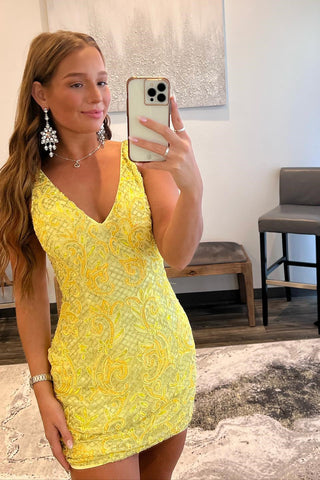 Sexy Yellow V-neck Sleeveless Sequined Backless Homecoming Dress With Lace