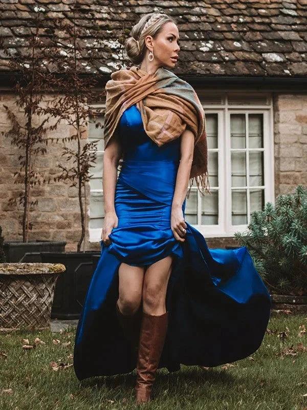 Sheath/Column Elastic Woven Silk like Satin Ruched Sleeveless V-neck Prom Dresses by misshow.com