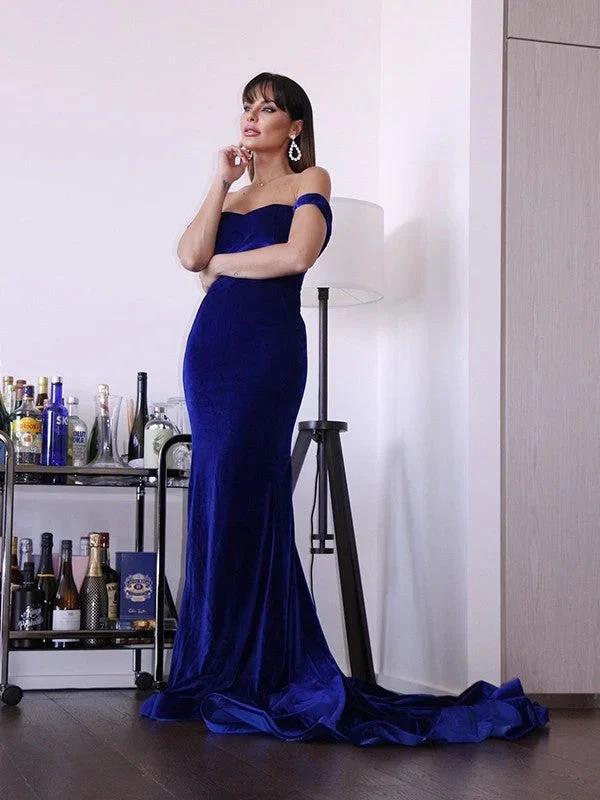 Sheath/Column Ruffles Off-the-Shoulder Velvet Sleeveless Prom Dresses by misshow.com