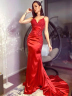 Sheath/Column Silk like Satin Spaghetti Straps Sleeveless Applique Prom Dresses by misshow.com