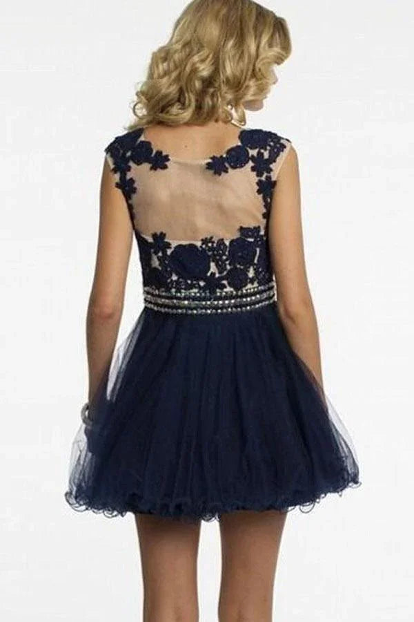 Kurzes marineblaues Homecoming-Kleid mit Perlenapplikationen PG190