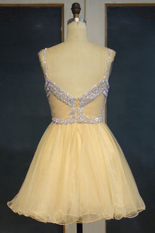 Kurzes A-Linien-Ballkleid aus Tüll mit Spaghettiträgern und Pailletten