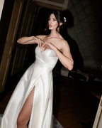 Simple Long Ivory V-neck A-line Sleeveless Wedding Dress With Slit