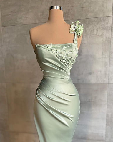 Vestido de fiesta sencillo de satén con un solo hombro y corte sirena