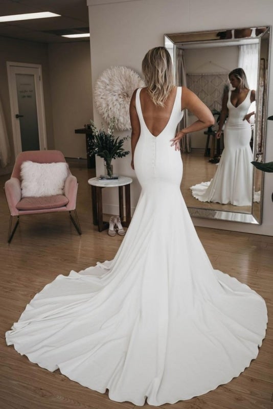Simple V Neck Pretty Mermaid with Long Train Sexy Backless Beach Elegant Wedding Dresses Main Image